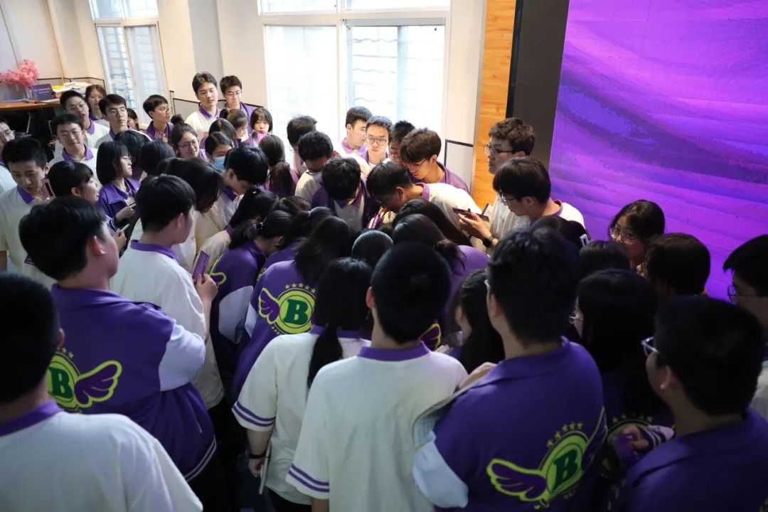 靶向高考!陕西省五届“状元之母” , 原高新一中教学校长助力清北学子,开展高考作文写作技法讲座 第27张