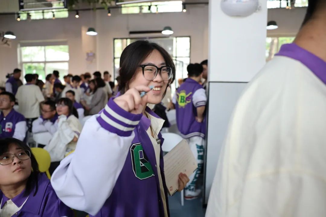 靶向高考!陕西省五届“状元之母” , 原高新一中教学校长助力清北学子,开展高考作文写作技法讲座 第28张