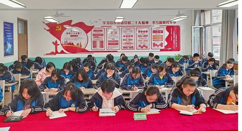 凝心聚力 奋战高考——古交三中召开高三年级高考培优专题会 第7张 凝心聚力 奋战高考——古交三中召开高三年级高考培优专题会 第7张