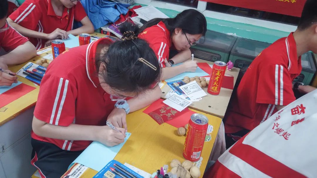 高考倒计时50天,看看顺平学子的励志“充电”锦囊! 第30张 高考倒计时50天,看看顺平学子的励志“充电”锦囊! 第30张