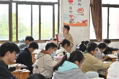 专家引领把方向 赋能中考促发展——区教师发展中心到实验中学进行教学工作专项调研 第15张 专家引领把方向 赋能中考促发展——区教师发展中心到实验中学进行教学工作专项调研 第15张