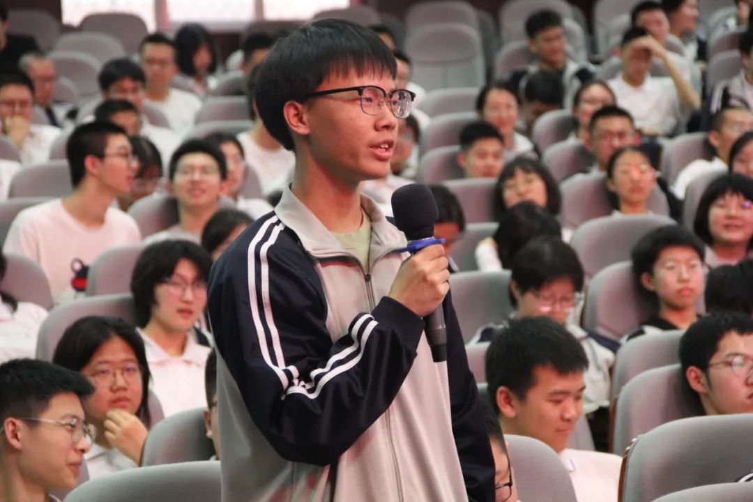 战胜高考  绽放青春——全国著名教育专家王金战专题励志讲座 第7张
