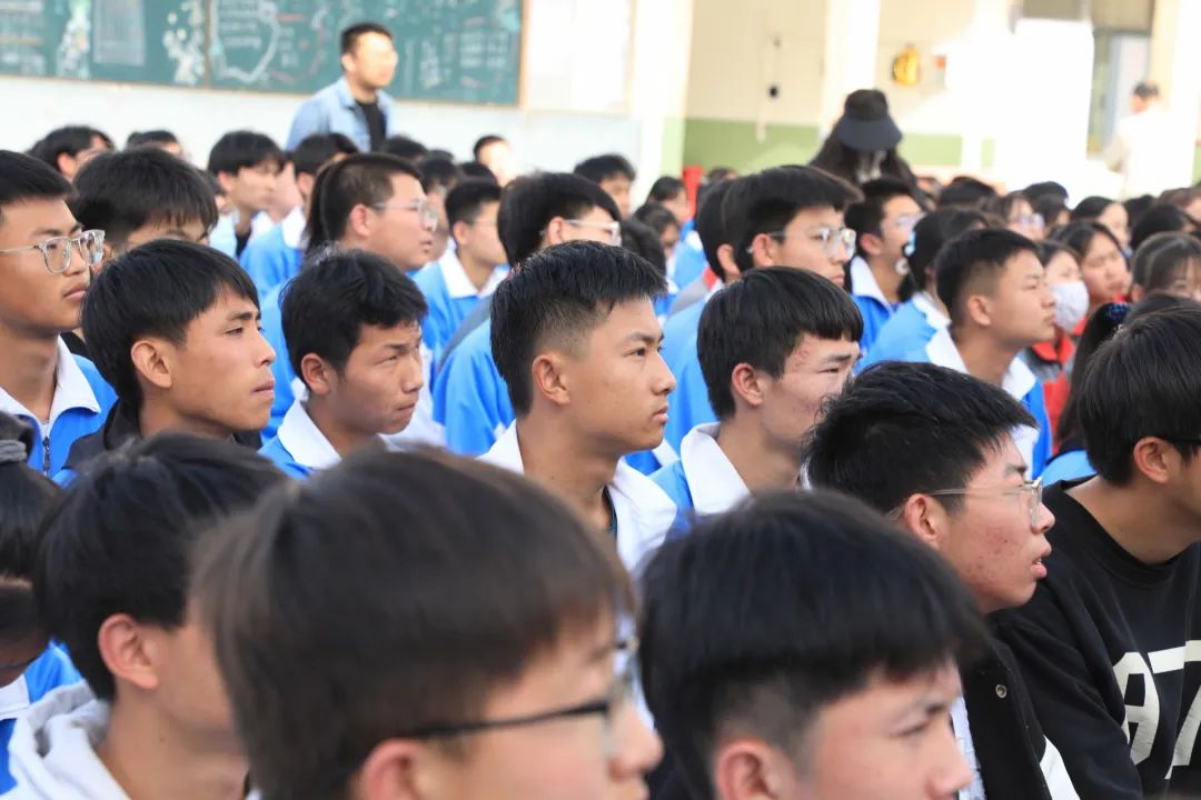 决胜高考 圆梦大学——靖边七中2024届高考冲刺50天动员大会 第14张