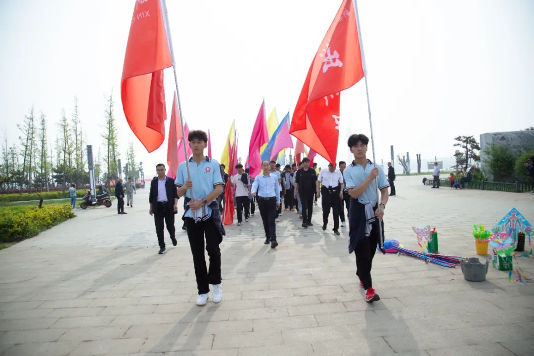 我校组织冲刺高考50天誓师暨高三“东湖行”远足活动 第17张 我校组织冲刺高考50天誓师暨高三“东湖行”远足活动 第17张
