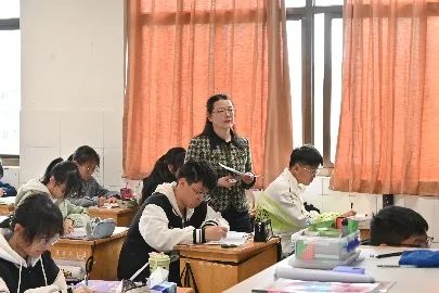 专家引领把方向 赋能中考促发展——区教师发展中心到实验中学进行教学工作专项调研 第3张 专家引领把方向 赋能中考促发展——区教师发展中心到实验中学进行教学工作专项调研 第3张