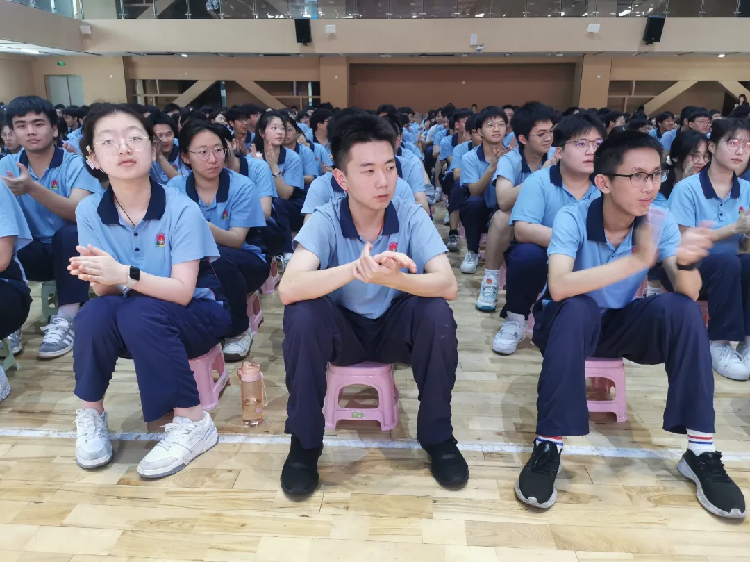 决战高考 成就梦想 | 中国著名青年励志演说家莅临海口山高高级实验中学开展高三励志演讲 第2张 决战高考 成就梦想 | 中国著名青年励志演说家莅临海口山高高级实验中学开展高三励志演讲 第2张