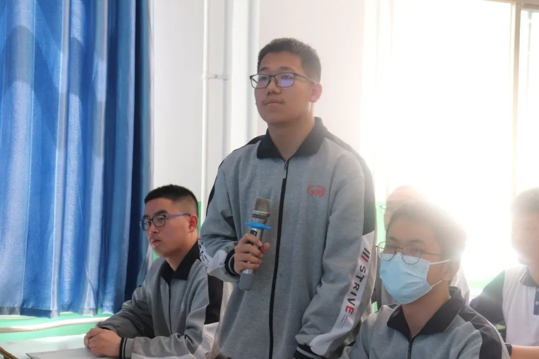 点燃激情 决战高考 | 全国著名教育专家王金战来高碑店一中作专题励志讲座 第6张 点燃激情 决战高考 | 全国著名教育专家王金战来高碑店一中作专题励志讲座 第6张