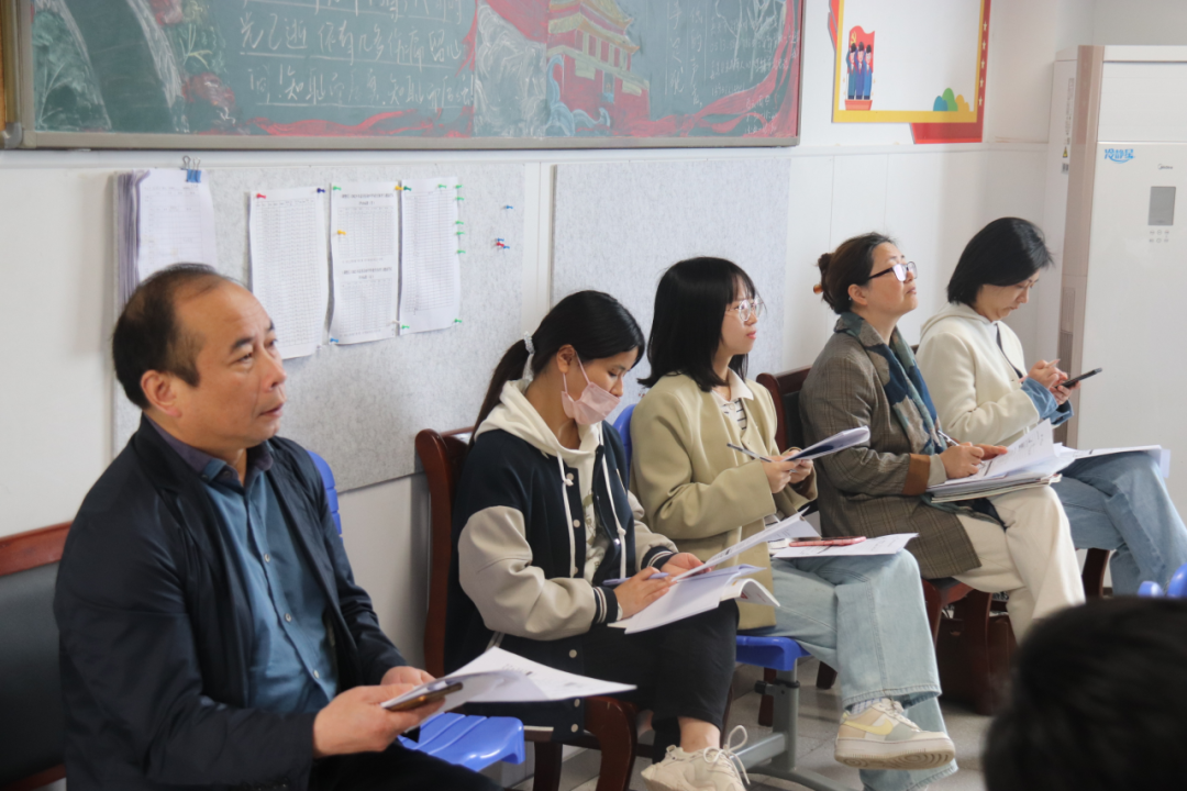 交流共讨备中考,名家点拨助成长——记浙江师范大学附属嘉善实验学校城乡教育共同体中考复习研讨活动 第15张 交流共讨备中考,名家点拨助成长——记浙江师范大学附属嘉善实验学校城乡教育共同体中考复习研讨活动 第15张