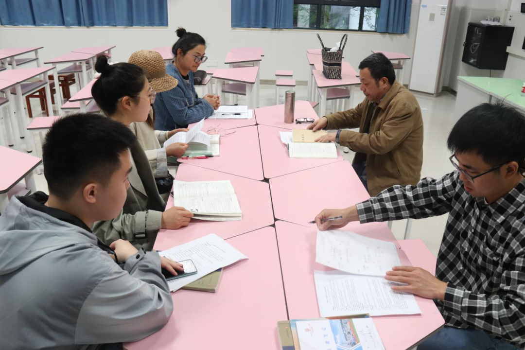 交流共讨备中考,名家点拨助成长——记浙江师范大学附属嘉善实验学校城乡教育共同体中考复习研讨活动 第23张 交流共讨备中考,名家点拨助成长——记浙江师范大学附属嘉善实验学校城乡教育共同体中考复习研讨活动 第23张