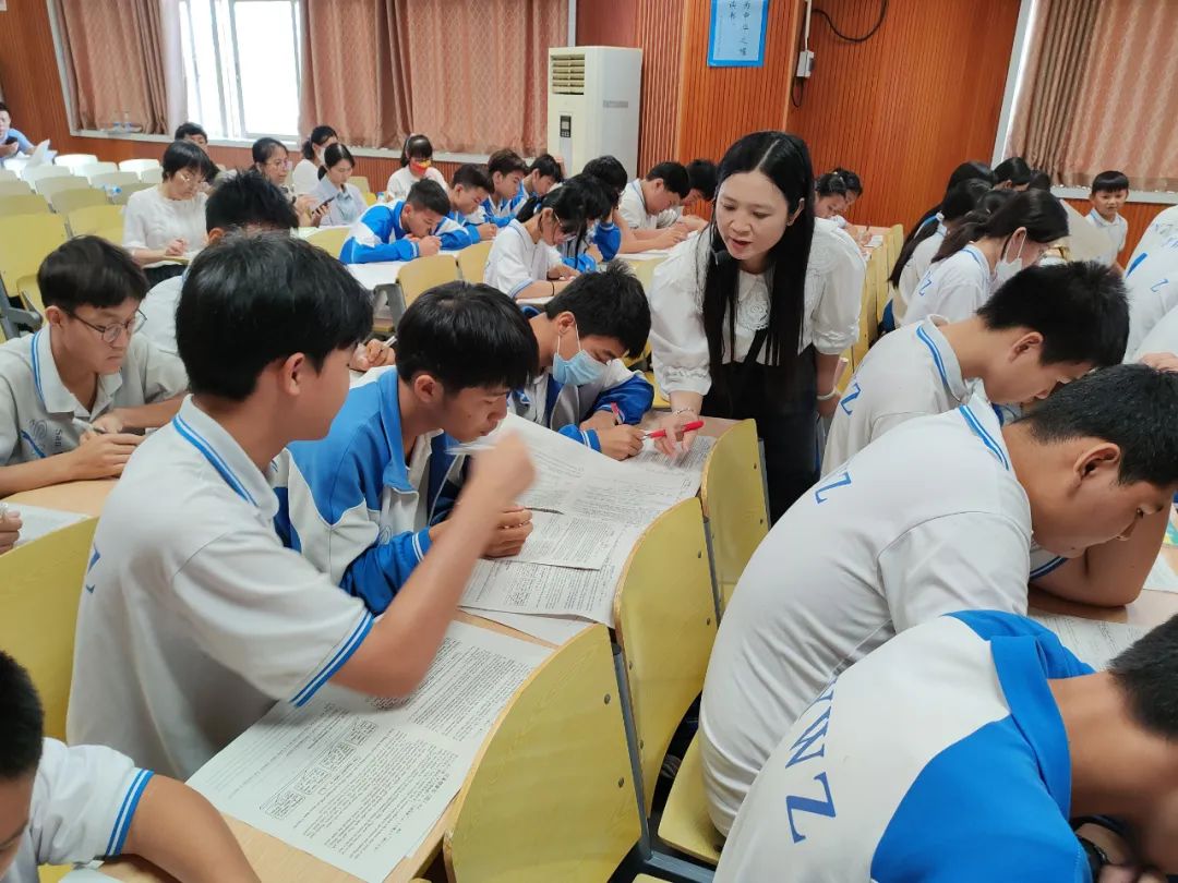 聚焦中考,共研备考策略——三亚市吉阳区陈传玲名师工作室、初中英语学科教研中心组联合开展中考英语备考研修活动 第5张