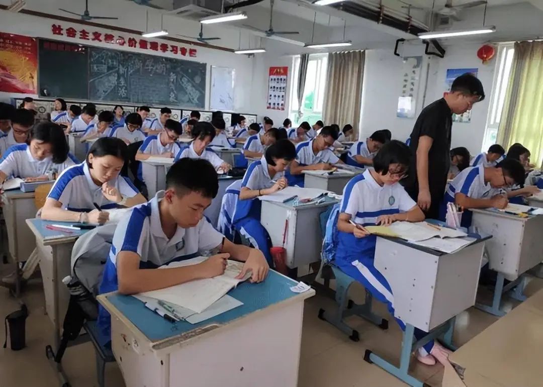 中考五五分流已5年,第一批被中考分流的孩子,现状如何?上不了高中的代价,原来这么残酷…… 第2张