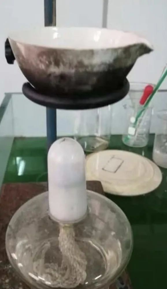 承德实验中考:试题十二 蒸发食盐水制食盐晶体 第2张 承德实验中考:试题十二 蒸发食盐水制食盐晶体 第2张