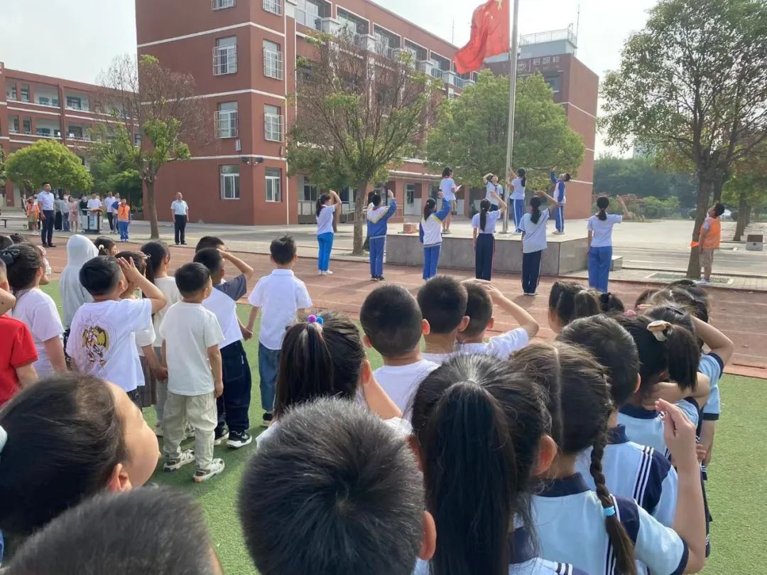 嗨!小学——长安路幼儿园大班参观小学活动 第7张 嗨!小学——长安路幼儿园大班参观小学活动 第7张