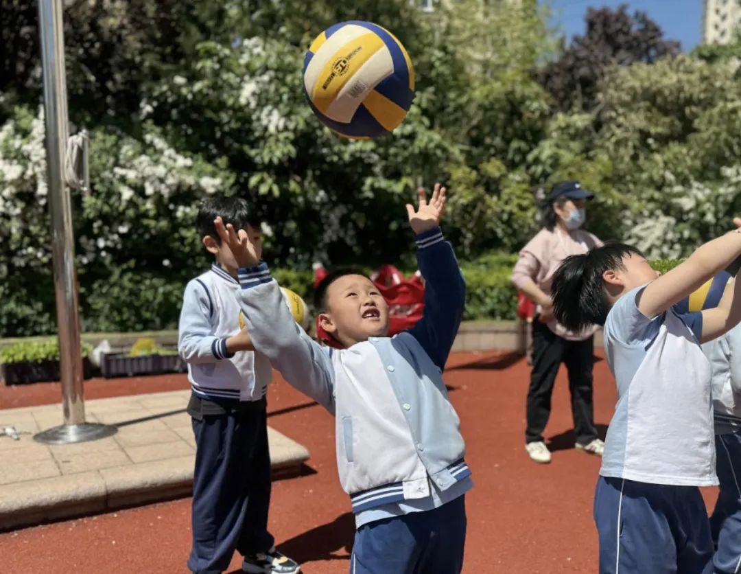 【乐善优教 悦动精研】“你好,小学”——青岛市市南区汶上路幼儿园参观小学活动小记 第19张