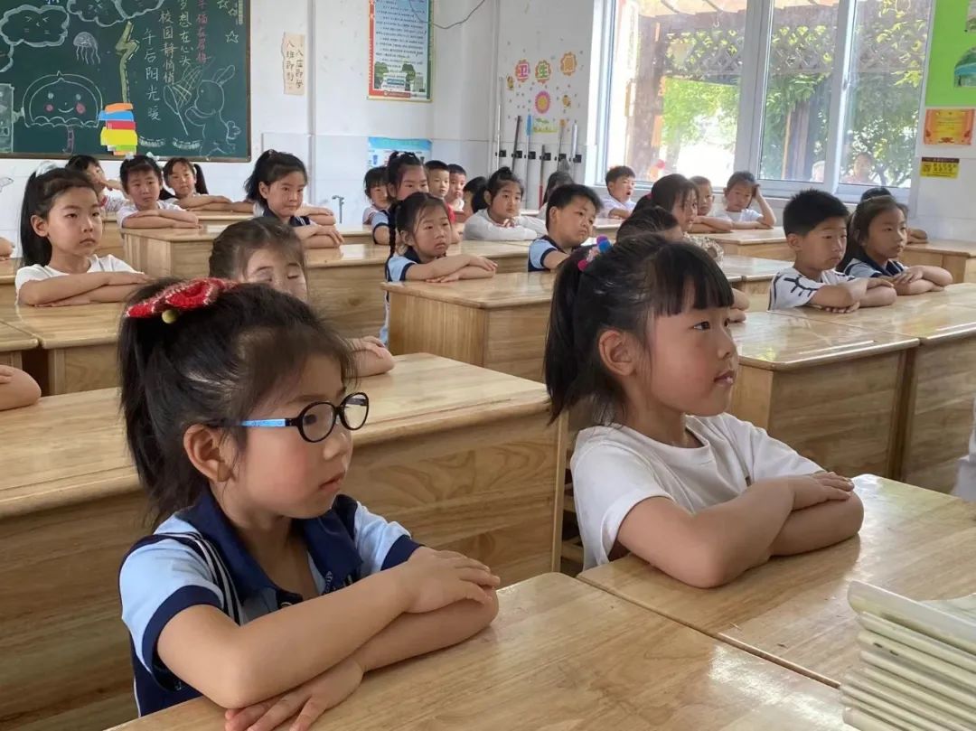 嗨!小学——长安路幼儿园大班参观小学活动 第13张 嗨!小学——长安路幼儿园大班参观小学活动 第13张