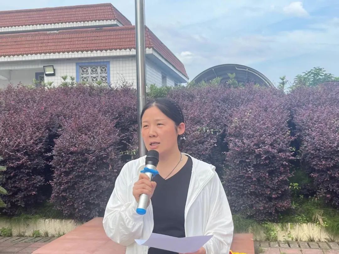 【国旗下成长】龙头小学举行第十三周升旗仪式暨中华经典诵读活动 第14张 【国旗下成长】龙头小学举行第十三周升旗仪式暨中华经典诵读活动 第14张