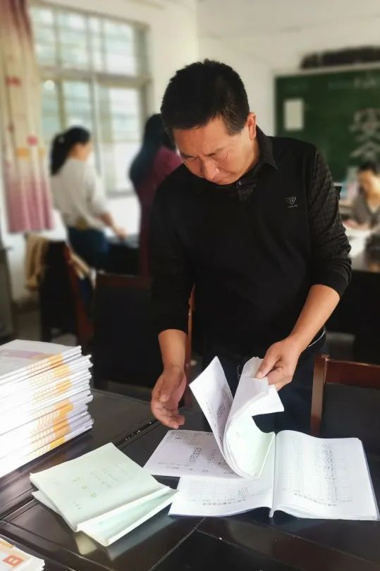 西昌市礼州镇兴胜小学开展教学常规工作检查 第8张 西昌市礼州镇兴胜小学开展教学常规工作检查 第8张