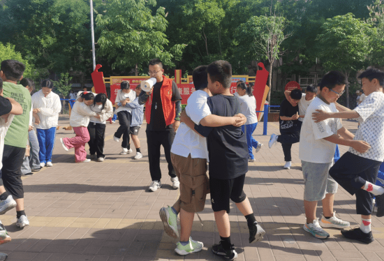 濮阳市油田第三小学开展心理健康服务进社区活动 第5张 濮阳市油田第三小学开展心理健康服务进社区活动 第5张