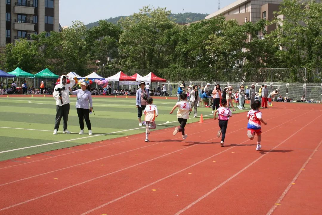 奔跑吧·少年--风景小学2024年田径运动会 第73张 奔跑吧·少年--风景小学2024年田径运动会 第73张