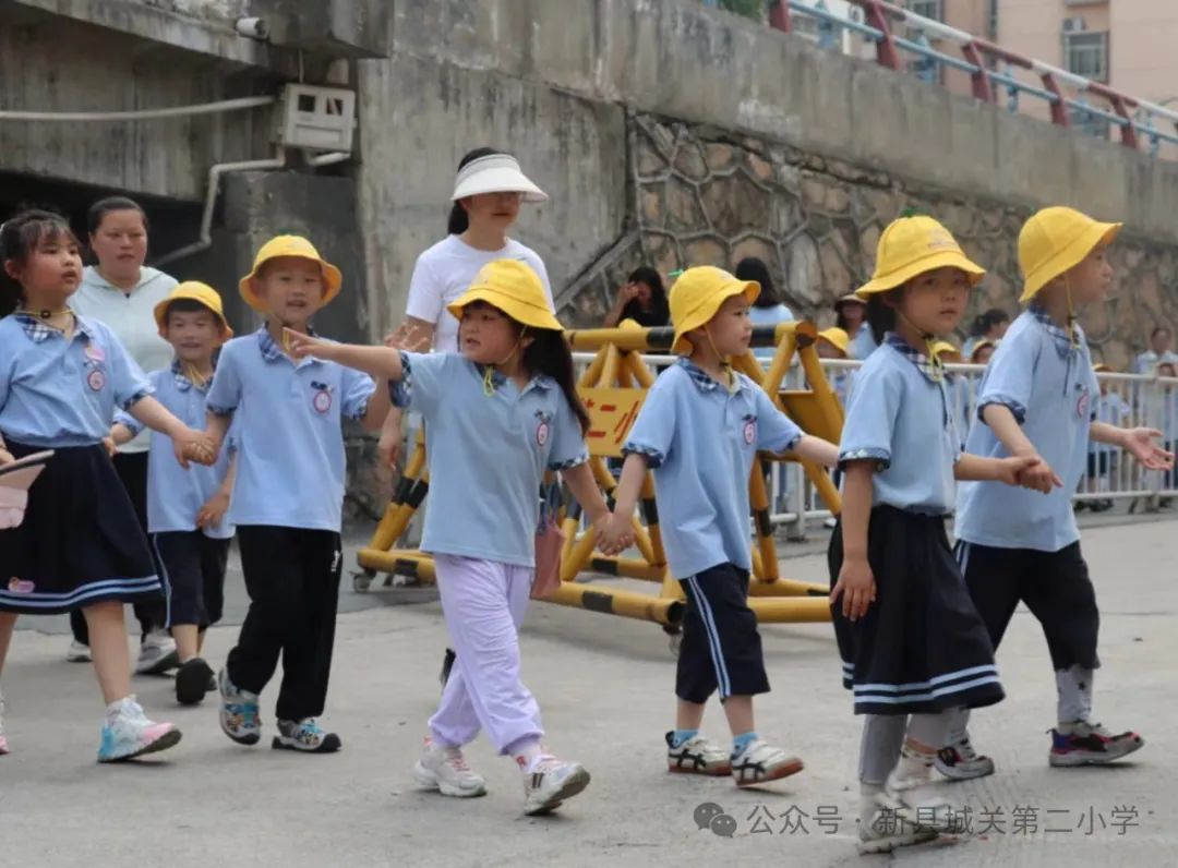 幼小衔接 双向奔赴——新县城关第二小学携手新县第二幼儿园开展“幼小衔接”活动 第5张 幼小衔接 双向奔赴——新县城关第二小学携手新县第二幼儿园开展“幼小衔接”活动 第5张