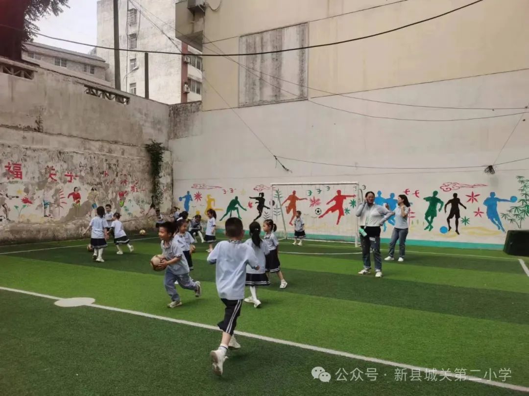 幼小衔接 双向奔赴——新县城关第二小学携手新县第二幼儿园开展“幼小衔接”活动 第12张 幼小衔接 双向奔赴——新县城关第二小学携手新县第二幼儿园开展“幼小衔接”活动 第12张