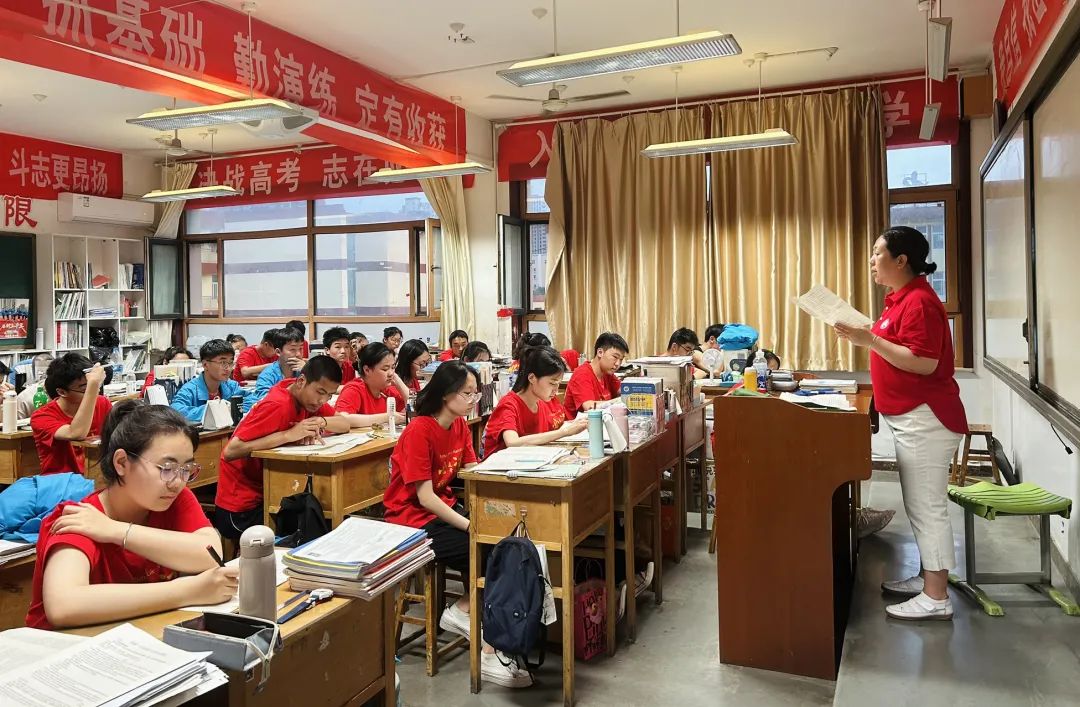 红色力量助燃高考!一中加油! 第19张 红色力量助燃高考!一中加油! 第19张