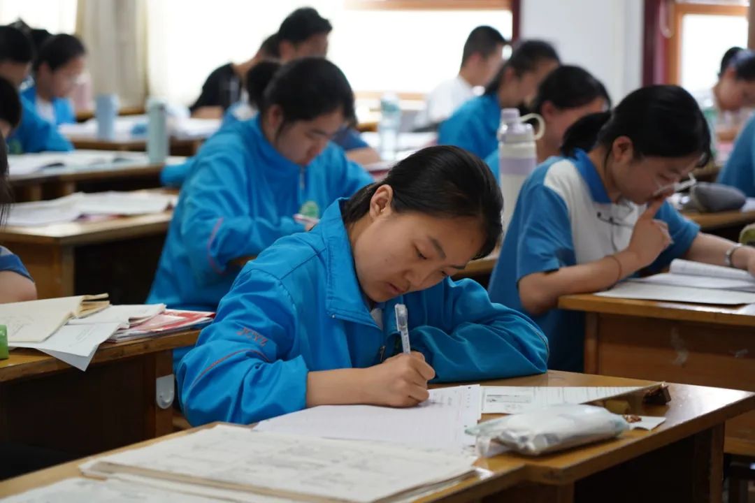 红色力量助燃高考!一中加油! 第17张 红色力量助燃高考!一中加油! 第17张