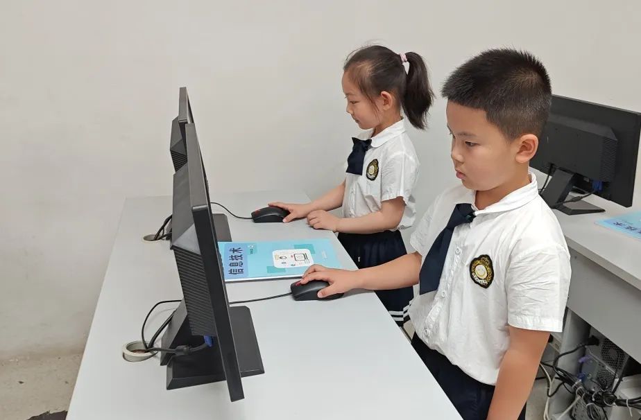 【乐活动态】初探小学 礼遇成长——新区第二幼儿园幼小衔接主题活动 第35张