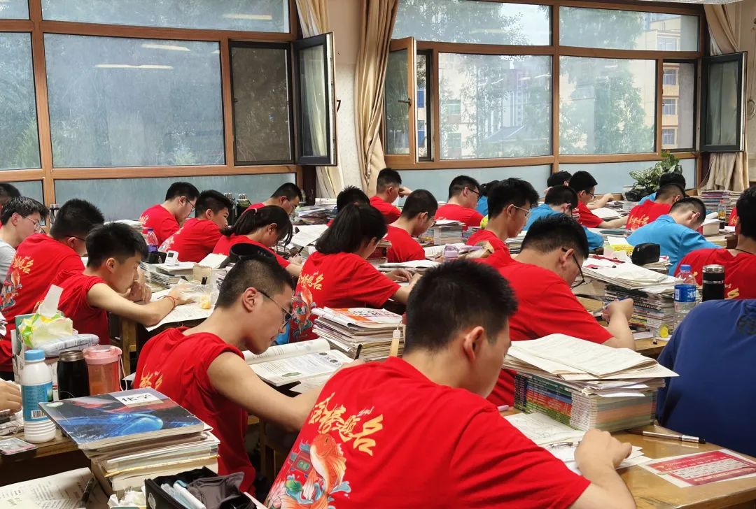 红色力量助燃高考!一中加油! 第22张 红色力量助燃高考!一中加油! 第22张