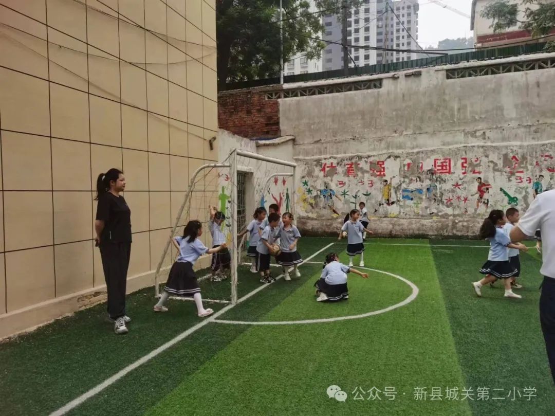 幼小衔接 双向奔赴——新县城关第二小学携手新县第二幼儿园开展“幼小衔接”活动 第11张 幼小衔接 双向奔赴——新县城关第二小学携手新县第二幼儿园开展“幼小衔接”活动 第11张