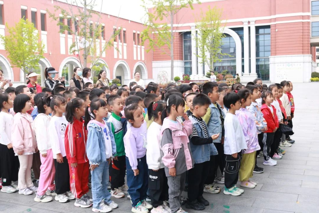 【全环境立德树人•观海动态】你好,小学——我园大班参观实验小学活动 第13张 【全环境立德树人•观海动态】你好,小学——我园大班参观实验小学活动 第13张