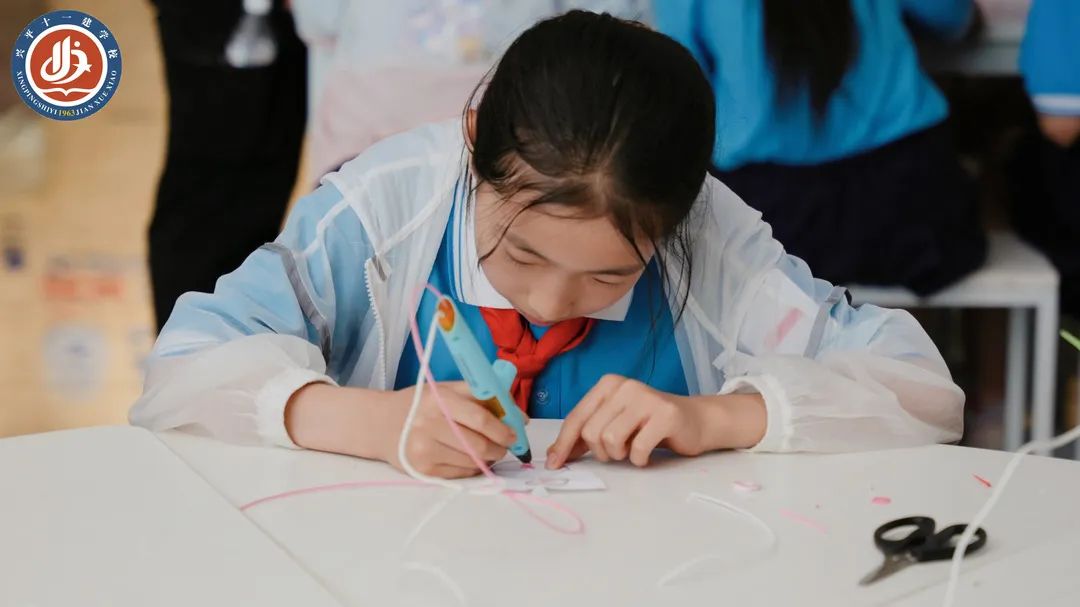 兴平十一建小学 ||【走进创客空间 探索科技奥秘】人工智能主题研学活动圆满完成! 第17张 兴平十一建小学 ||【走进创客空间 探索科技奥秘】人工智能主题研学活动圆满完成! 第17张