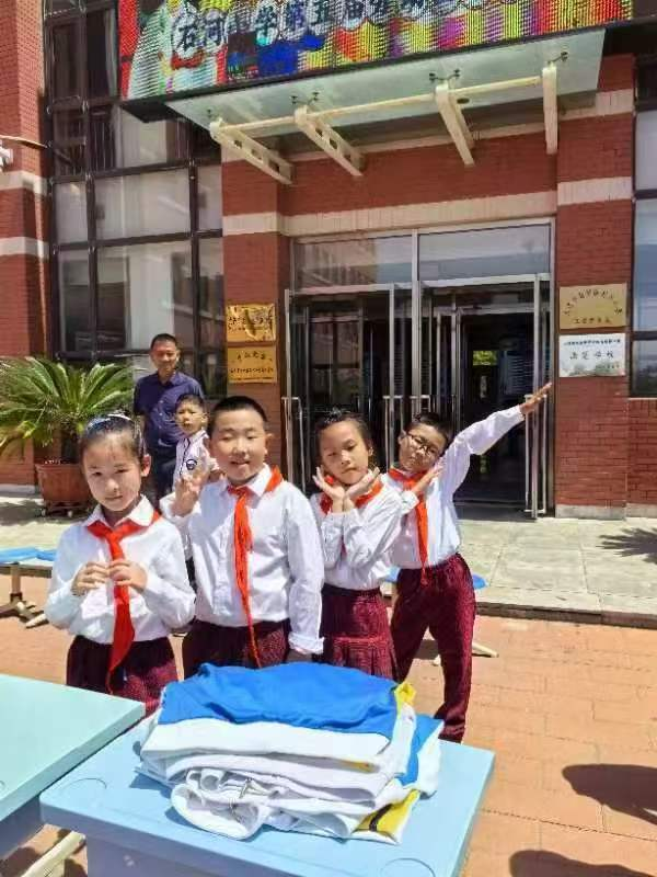 巧手抚锦衣  剥蒜砺心志---石河小学第五届劳动技能大赛二年级分会场 第17张
