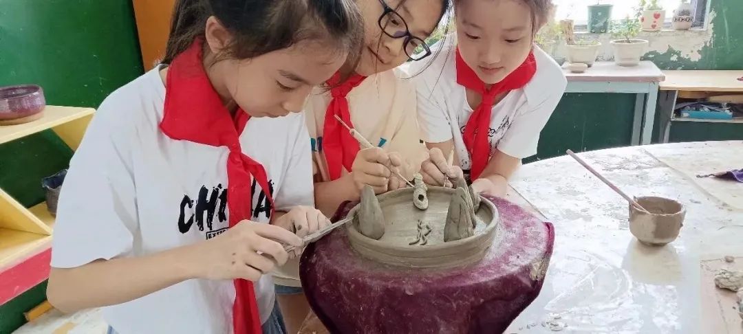 建设街小学:诗与陶瓷的交融 浪漫与现实的展现 第3张