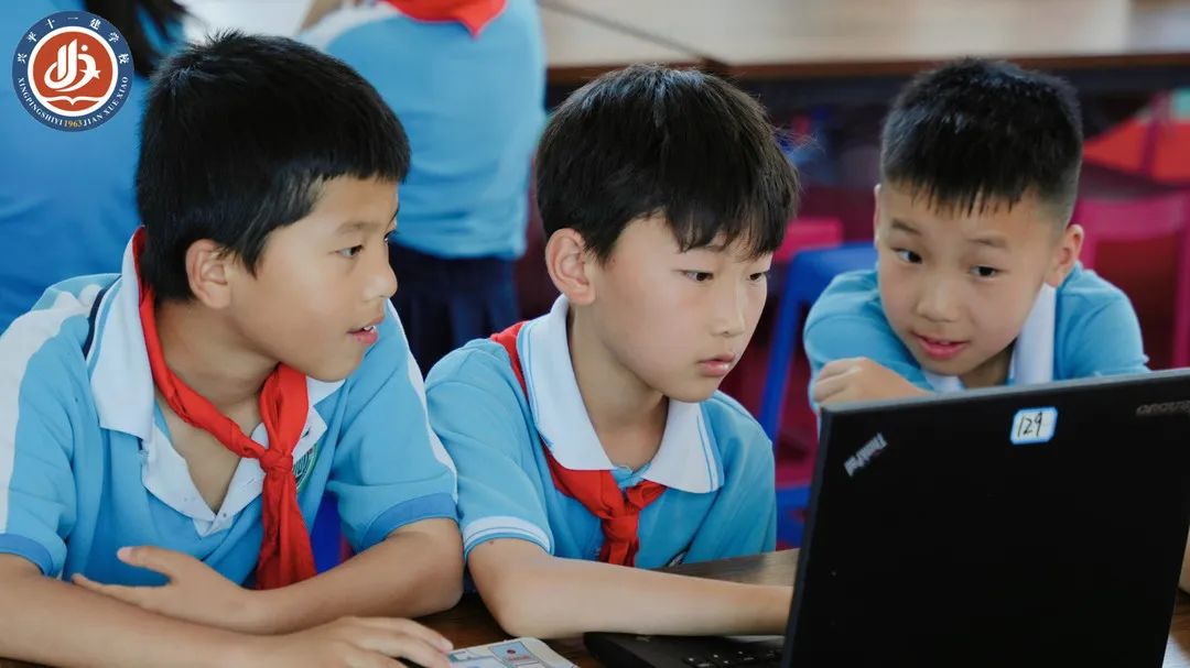兴平十一建小学 ||【走进创客空间 探索科技奥秘】人工智能主题研学活动圆满完成! 第28张 兴平十一建小学 ||【走进创客空间 探索科技奥秘】人工智能主题研学活动圆满完成! 第28张