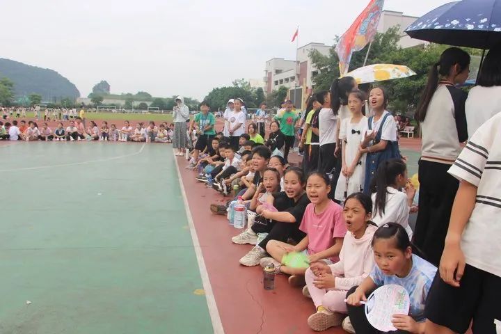 柳州市阳和第二小学2024年春季学期趣味运动会 第40张 柳州市阳和第二小学2024年春季学期趣味运动会 第40张