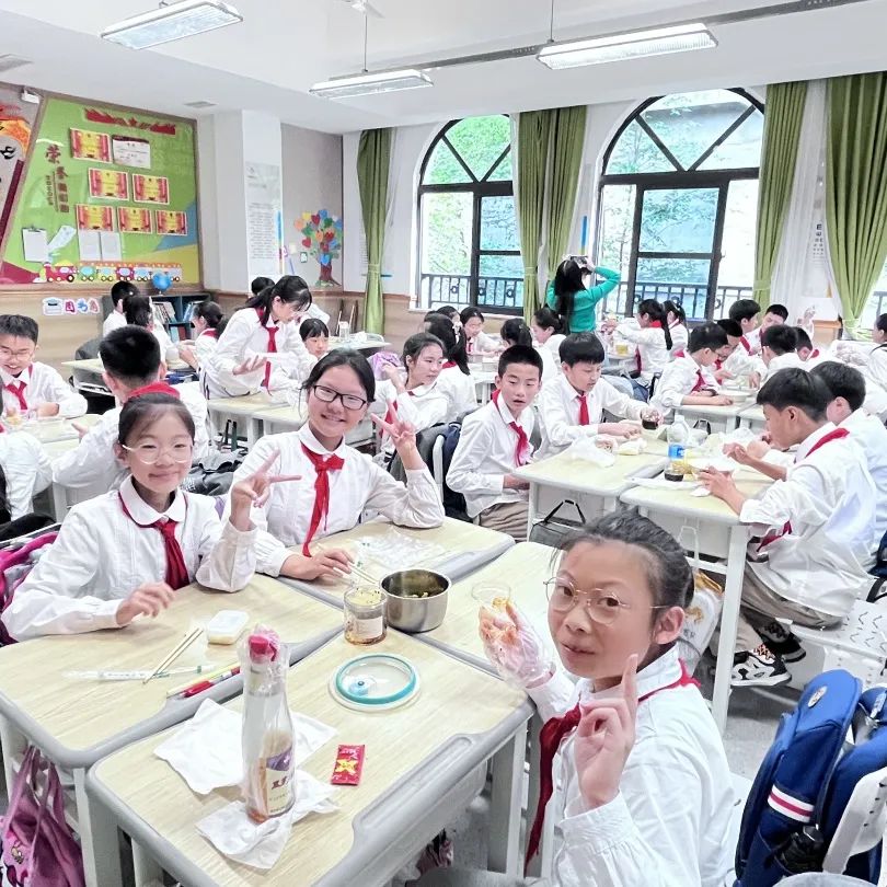 “勤动·创美” 为自己喝彩——新村国兴小学“阳光”劳动周系列活动 第15张 “勤动·创美” 为自己喝彩——新村国兴小学“阳光”劳动周系列活动 第15张