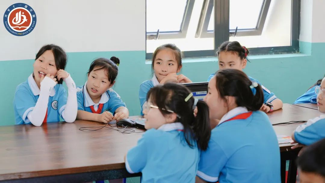 兴平十一建小学 ||【走进创客空间 探索科技奥秘】人工智能主题研学活动圆满完成! 第29张 兴平十一建小学 ||【走进创客空间 探索科技奥秘】人工智能主题研学活动圆满完成! 第29张