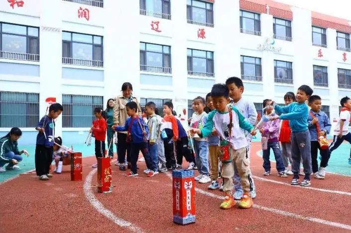 【和乐辽源•幼小衔接】初探小学 礼遇成长——青岛辽源路小学幼小衔接校园开放日活动侧记 第21张 【和乐辽源•幼小衔接】初探小学 礼遇成长——青岛辽源路小学幼小衔接校园开放日活动侧记 第21张