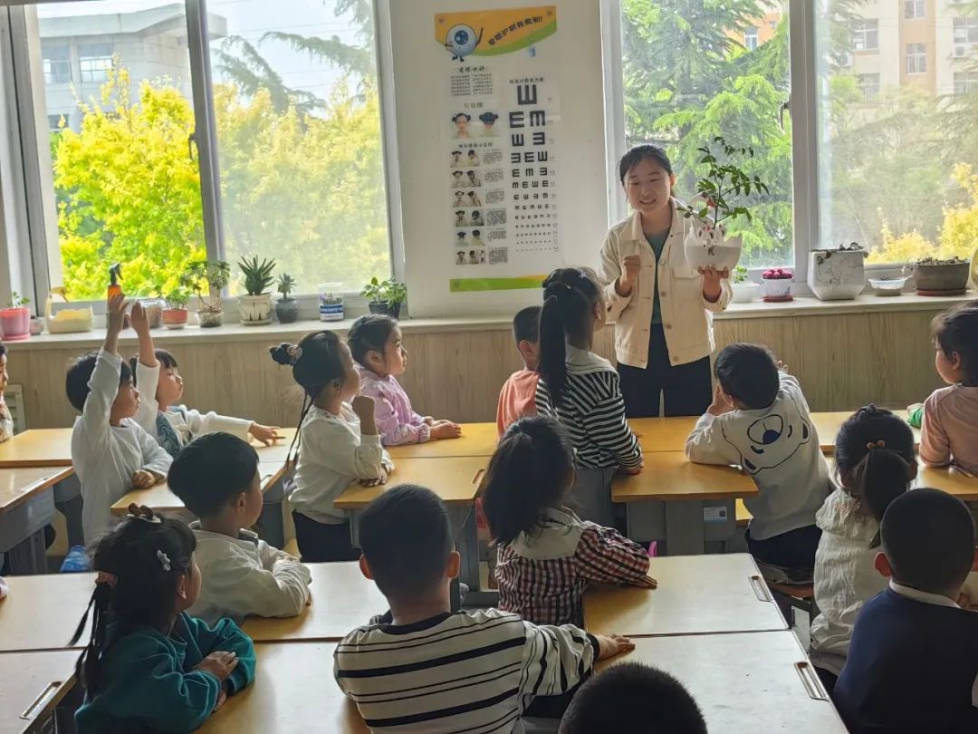 【全环境立德树人•观海动态】你好,小学——我园大班参观实验小学活动 第26张 【全环境立德树人•观海动态】你好,小学——我园大班参观实验小学活动 第26张