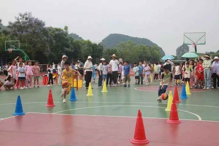 柳州市阳和第二小学2024年春季学期趣味运动会 第26张 柳州市阳和第二小学2024年春季学期趣味运动会 第26张