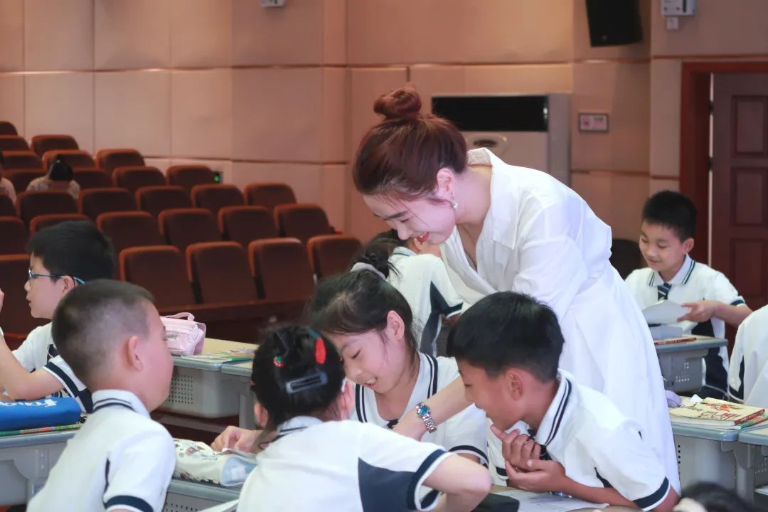 【教学科研·教研掠影】记萧山区小学道德与法治青年教师成长营研训活动 第8张 【教学科研·教研掠影】记萧山区小学道德与法治青年教师成长营研训活动 第8张