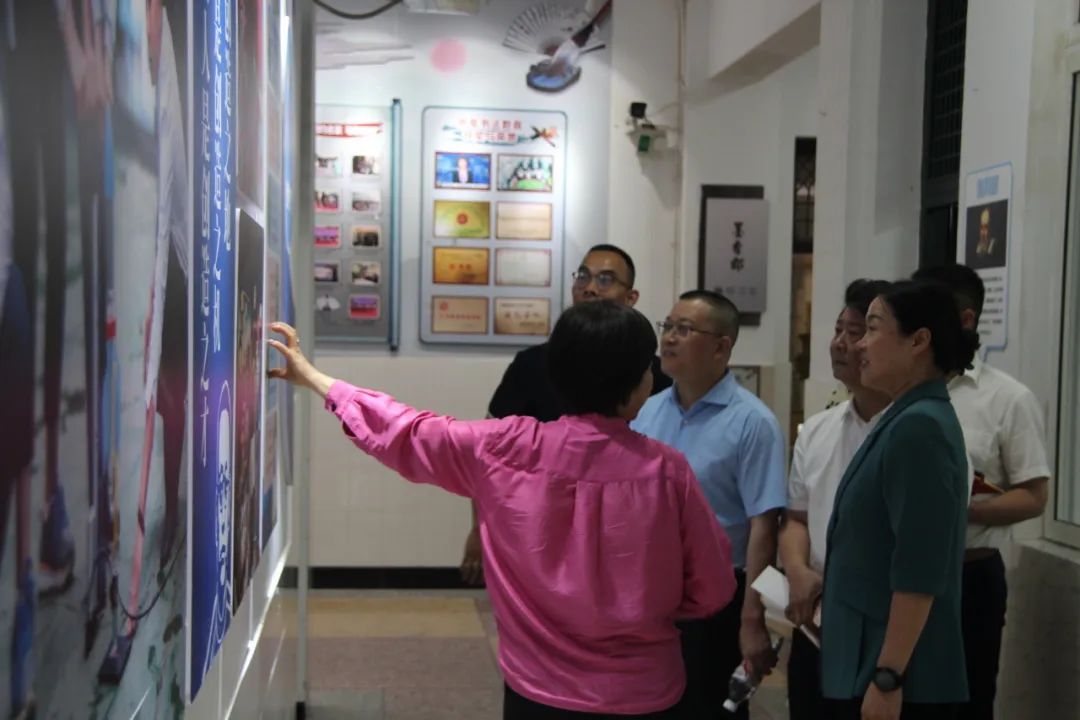 东郡小学迎接芙蓉区人大常委会伍艳飞主任以及 市、区人大代表一行调研视察 第9张 东郡小学迎接芙蓉区人大常委会伍艳飞主任以及 市、区人大代表一行调研视察 第9张