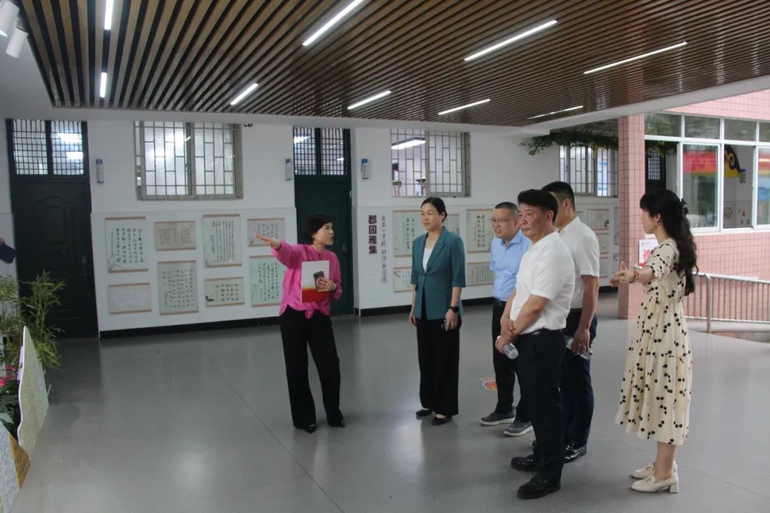 东郡小学迎接芙蓉区人大常委会伍艳飞主任以及 市、区人大代表一行调研视察 第2张 东郡小学迎接芙蓉区人大常委会伍艳飞主任以及 市、区人大代表一行调研视察 第2张