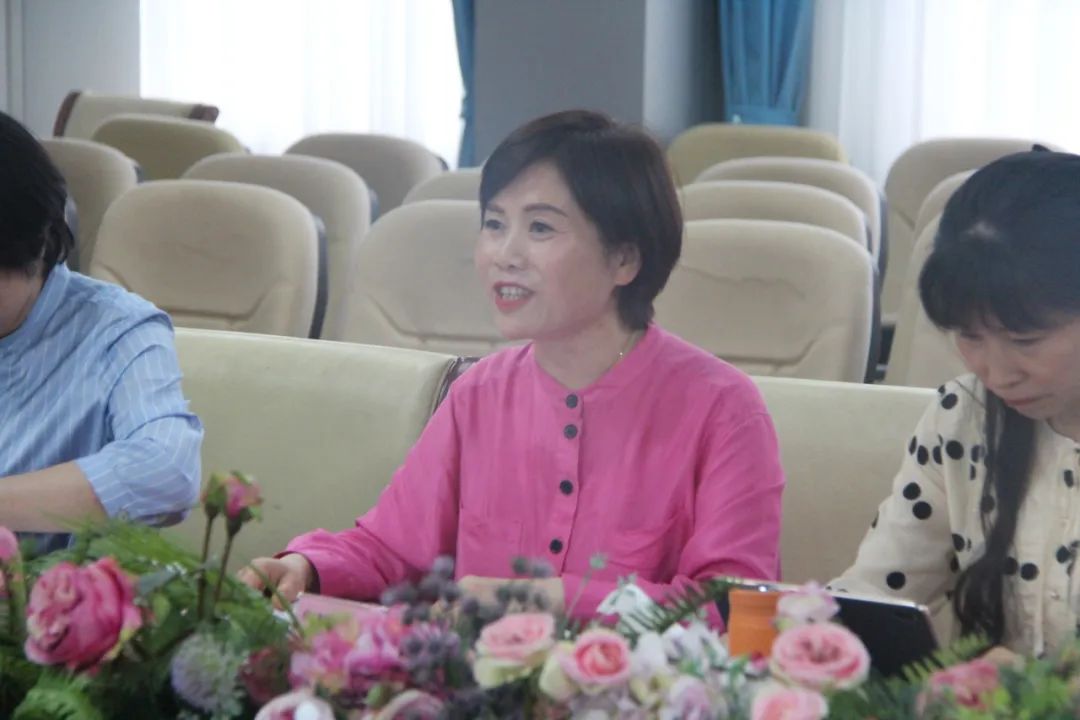 东郡小学迎接芙蓉区人大常委会伍艳飞主任以及 市、区人大代表一行调研视察 第16张 东郡小学迎接芙蓉区人大常委会伍艳飞主任以及 市、区人大代表一行调研视察 第16张