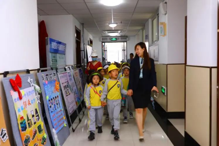 【和乐辽源•幼小衔接】初探小学 礼遇成长——青岛辽源路小学幼小衔接校园开放日活动侧记 第7张 【和乐辽源•幼小衔接】初探小学 礼遇成长——青岛辽源路小学幼小衔接校园开放日活动侧记 第7张