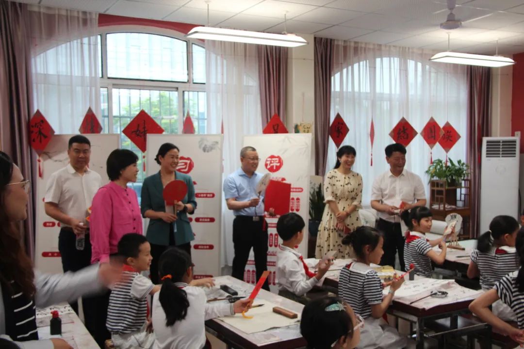 东郡小学迎接芙蓉区人大常委会伍艳飞主任以及 市、区人大代表一行调研视察 第8张 东郡小学迎接芙蓉区人大常委会伍艳飞主任以及 市、区人大代表一行调研视察 第8张
