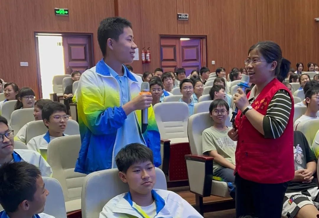 中考减压,从“心”赋能——新平中学开展九年级学业水平测试考前心理减压讲座活动 第4张 中考减压,从“心”赋能——新平中学开展九年级学业水平测试考前心理减压讲座活动 第4张