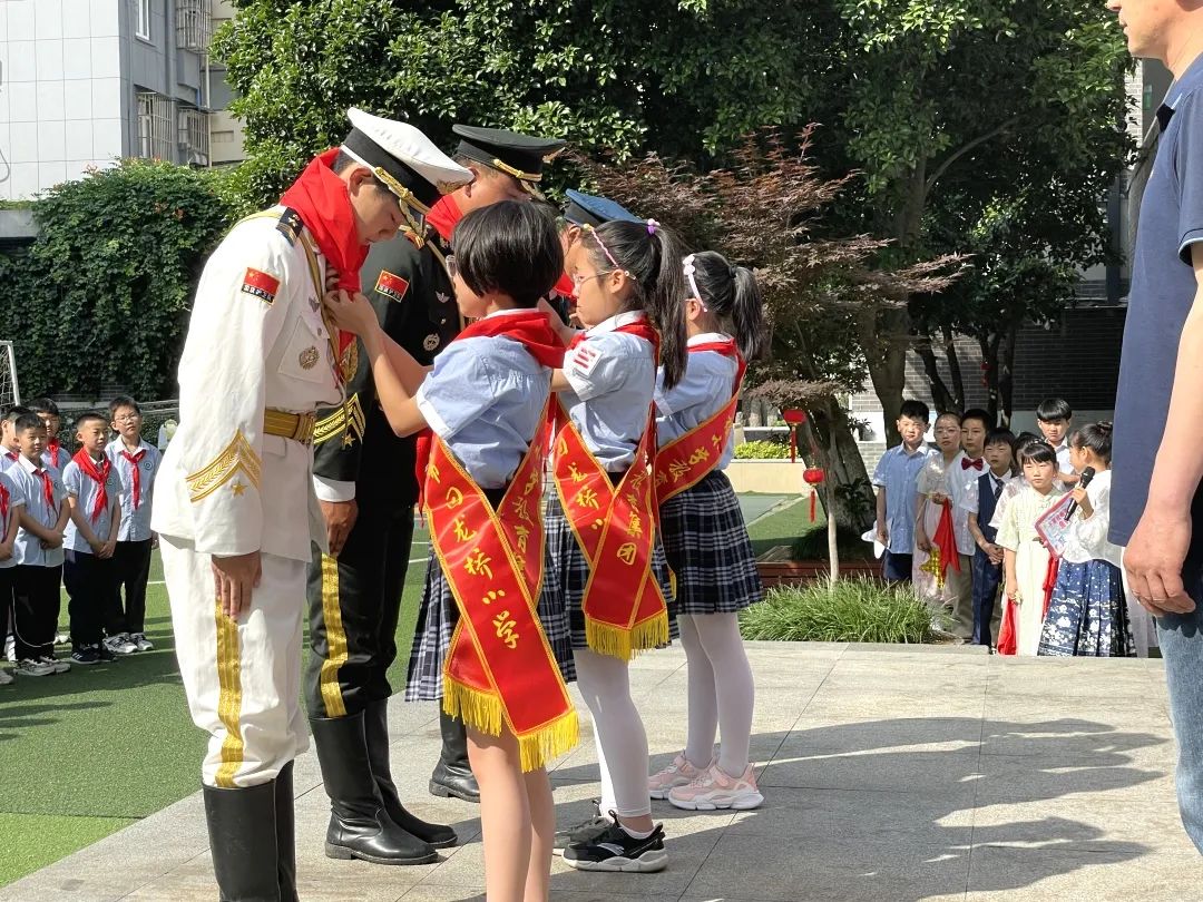 【回声嘹亮·德育】南京市回龙桥小学举行第八届绿色国防节开幕式 第11张 【回声嘹亮·德育】南京市回龙桥小学举行第八届绿色国防节开幕式 第11张