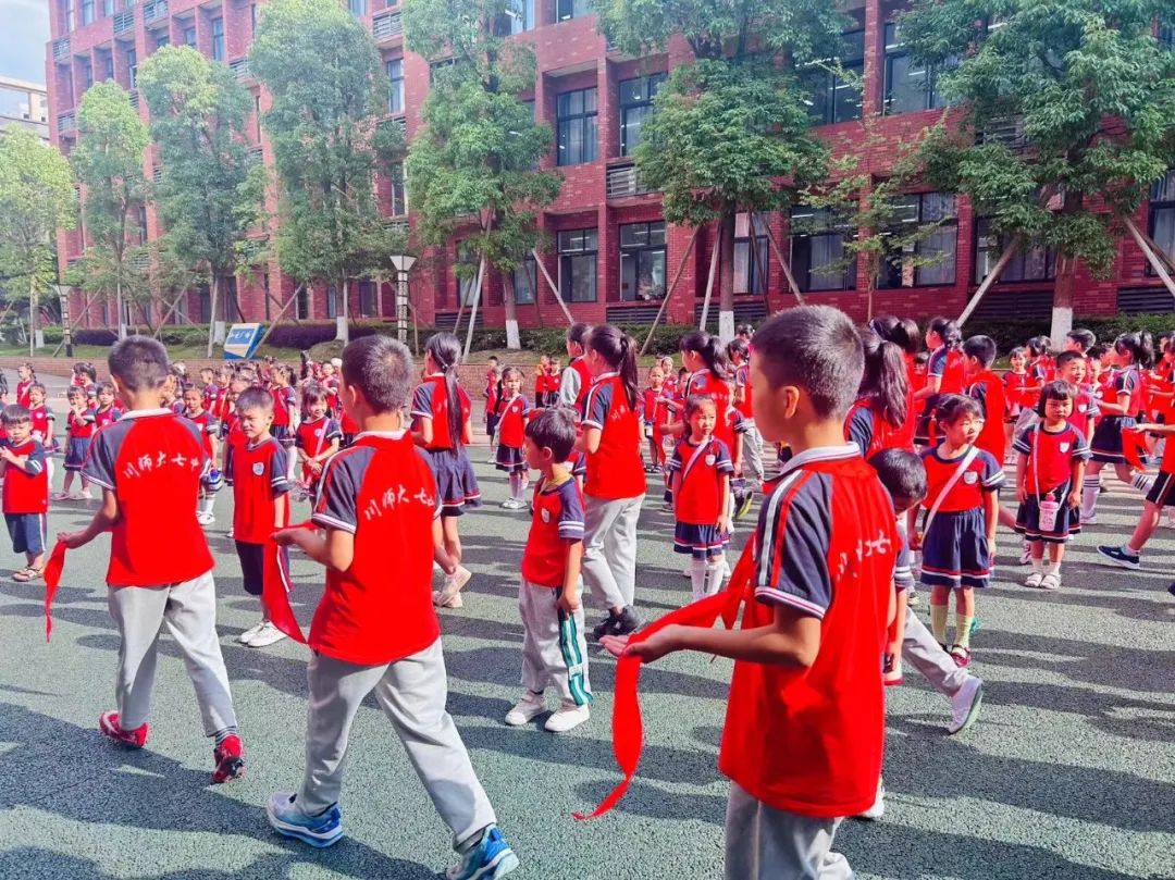【凤幼动态】“初遇小学 筑梦成长”——幼小衔接之走进小学大班活动 第18张